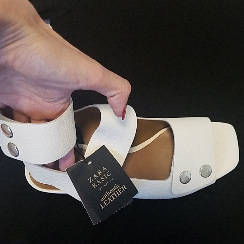 Zara off white sandals with heel